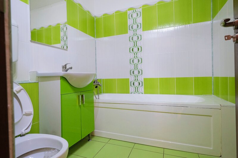 Baneasa- Aerogarii (stradal) apartament 3 camere decomandate ideal salon