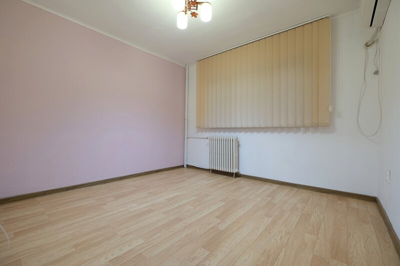 Baneasa- Aerogarii (stradal) apartament 3 camere decomandate ideal salon