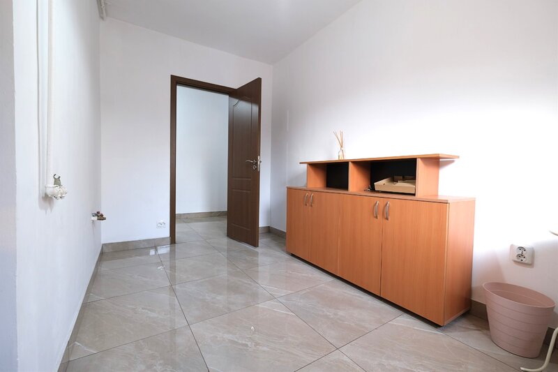 Baneasa- Aerogarii (stradal) apartament 3 camere decomandate ideal salon